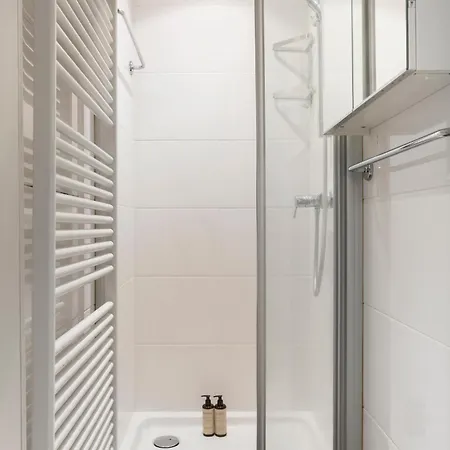 Modern & Functional Near * 克诺克－海斯特