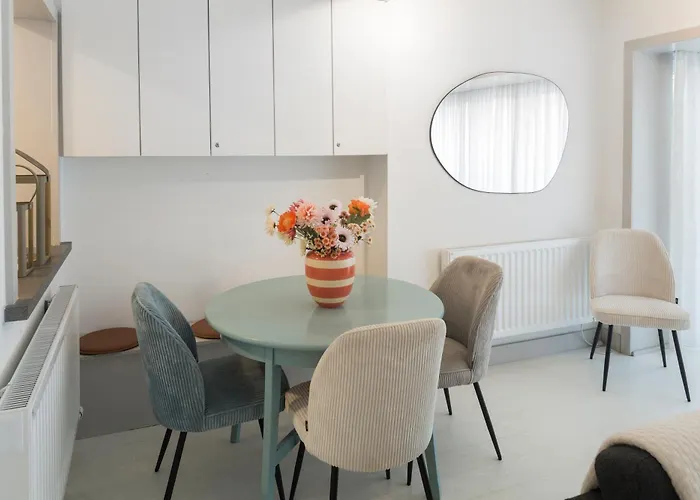 Modern & Functional Near Apartment *