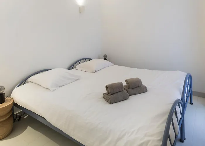 Apartment Modern & Functional Near *