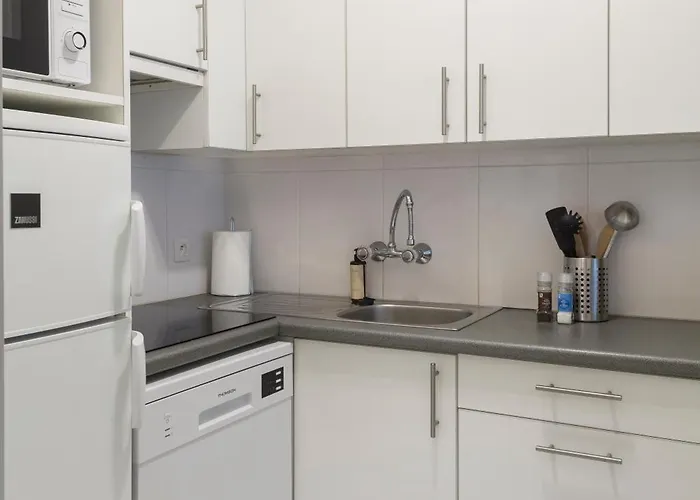 Apartment Modern & Functional Near *